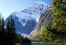 九游娱乐官方网站-伊比利亚雄鹰展翅翱翔！葡萄牙黄金一代轻取瑞典，C罗魅力风暴席卷欧洲