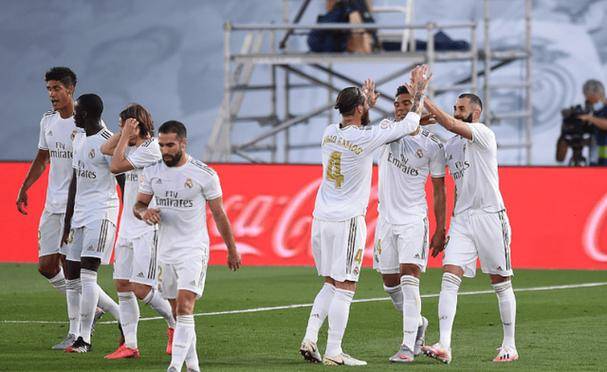 包含东亚球队迎战西亚对手，一触即发激烈对决的词条