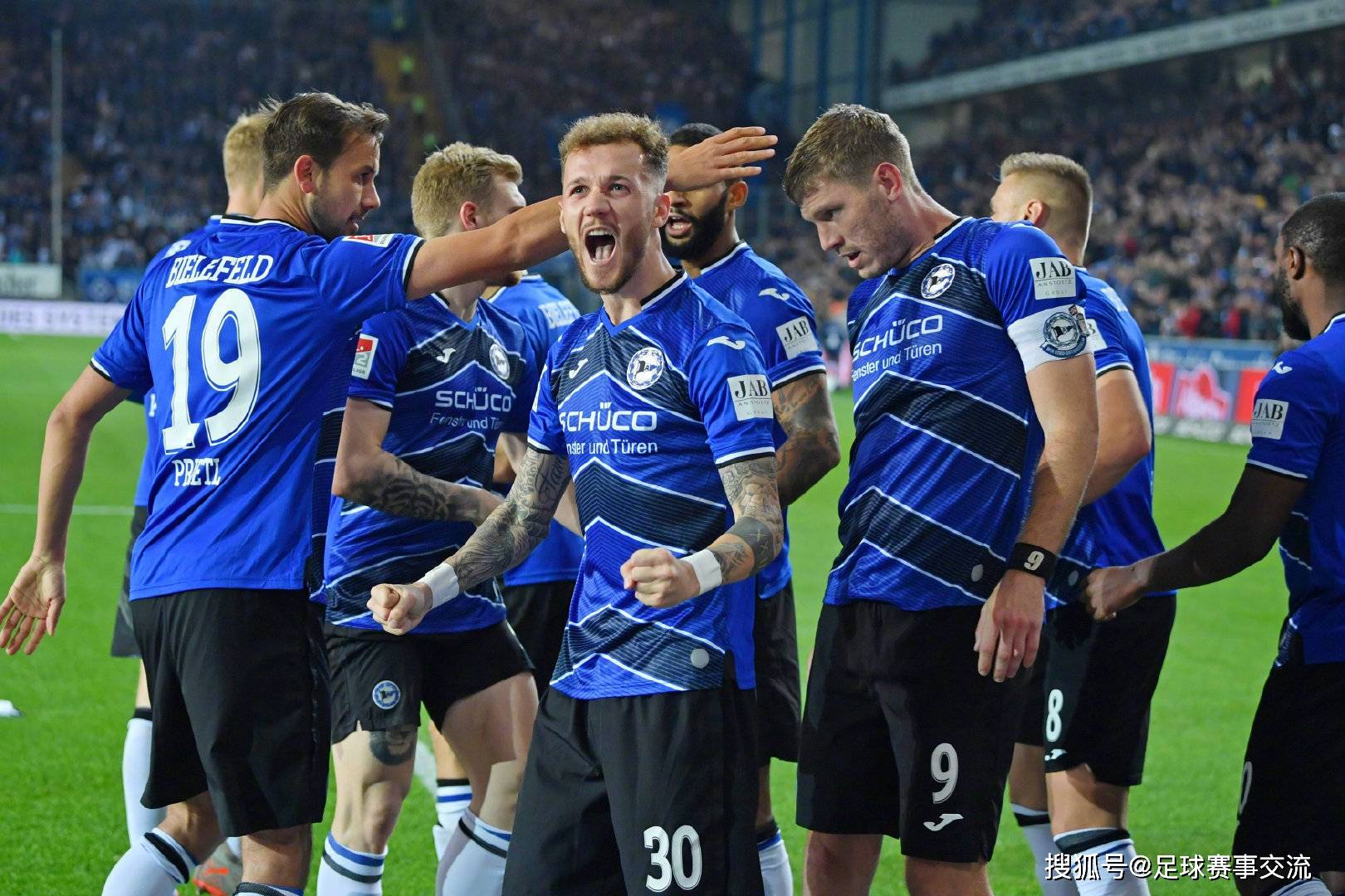 柏林赫塔全队备战，雄心勃勃期待接下来的比赛的简单介绍