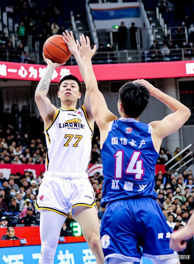 明星球员突破个人记录，刷新CBA历史，成为焦点