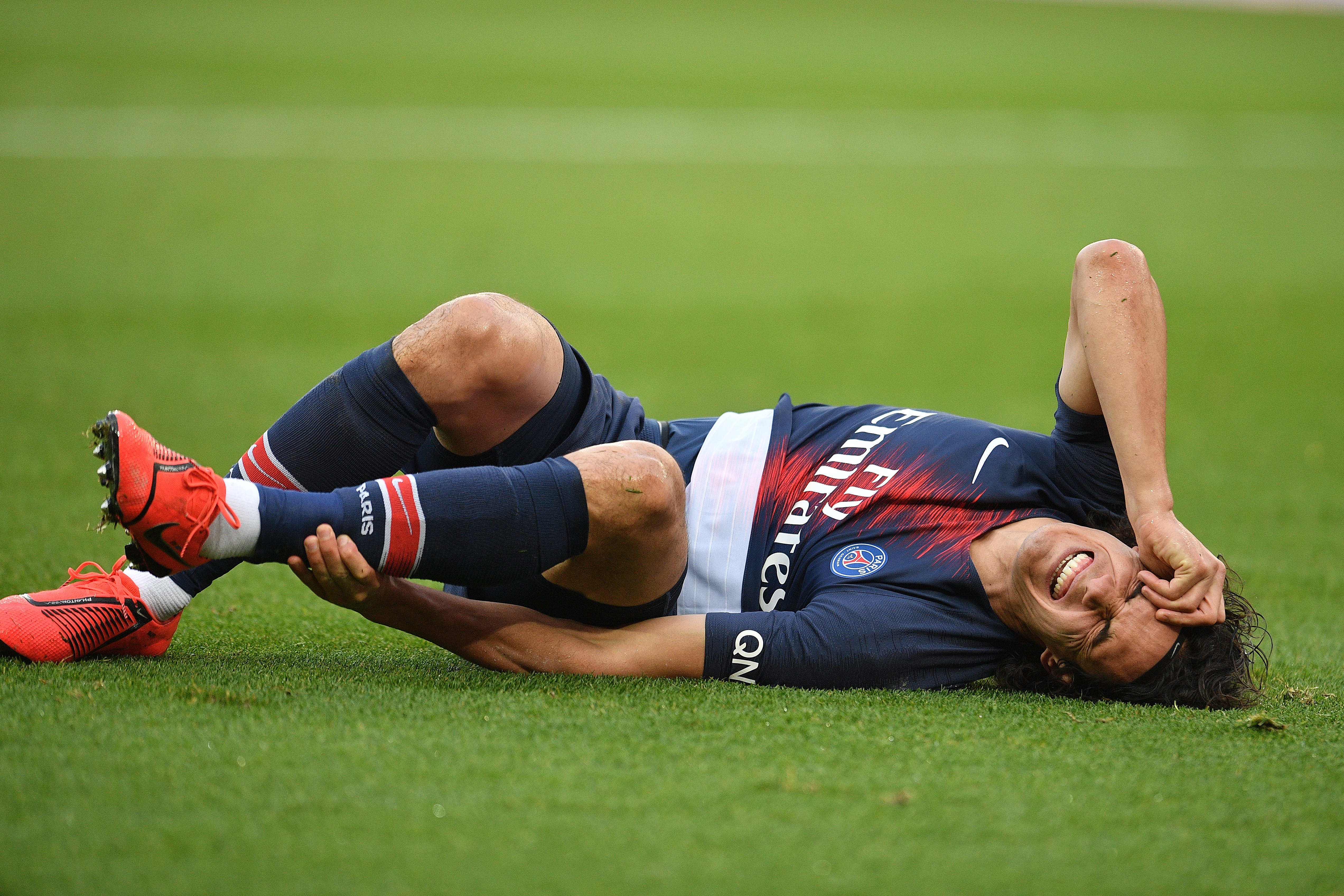 包含波尔多主场胜伊维恩，稳固中游位置的词条