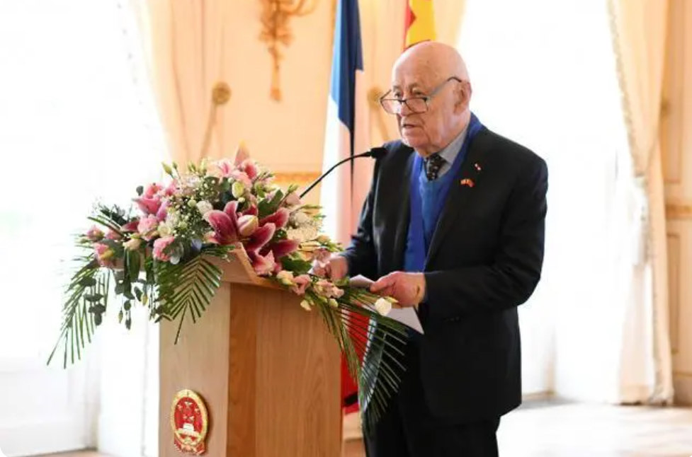 卡昂赛季前景堪忧，高层疲于应对危机的简单介绍