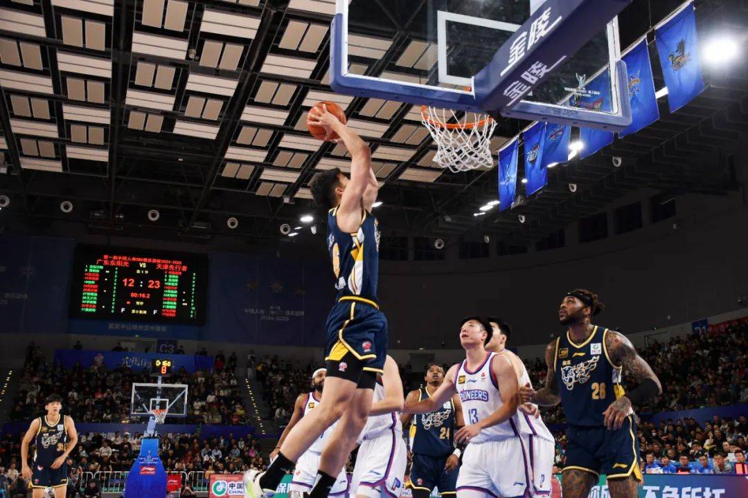 激动人心的CBA比赛,体验篮球魅力 激动人心的CBA比赛,体验篮球魅力
