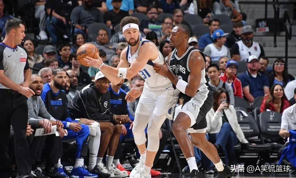 灰熊新秀大放异彩,成为球队场上亮点 灰熊新秀大放异彩,成为球队场上亮点