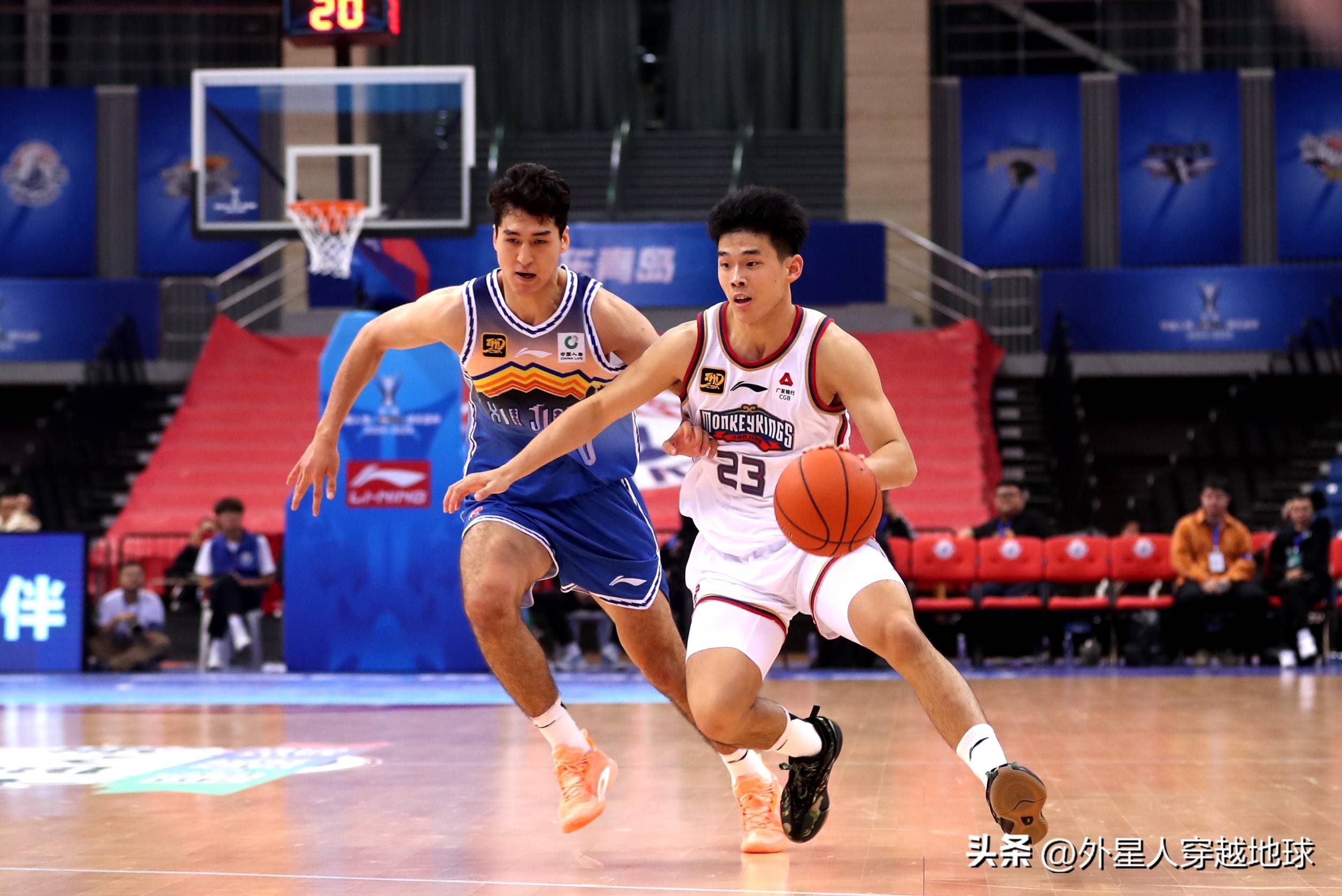 关于力挽狂澜,球员个人能力助力球队击败强敌!的信息 关于力挽狂澜,球员个人能力助力球队击败强敌!的信息