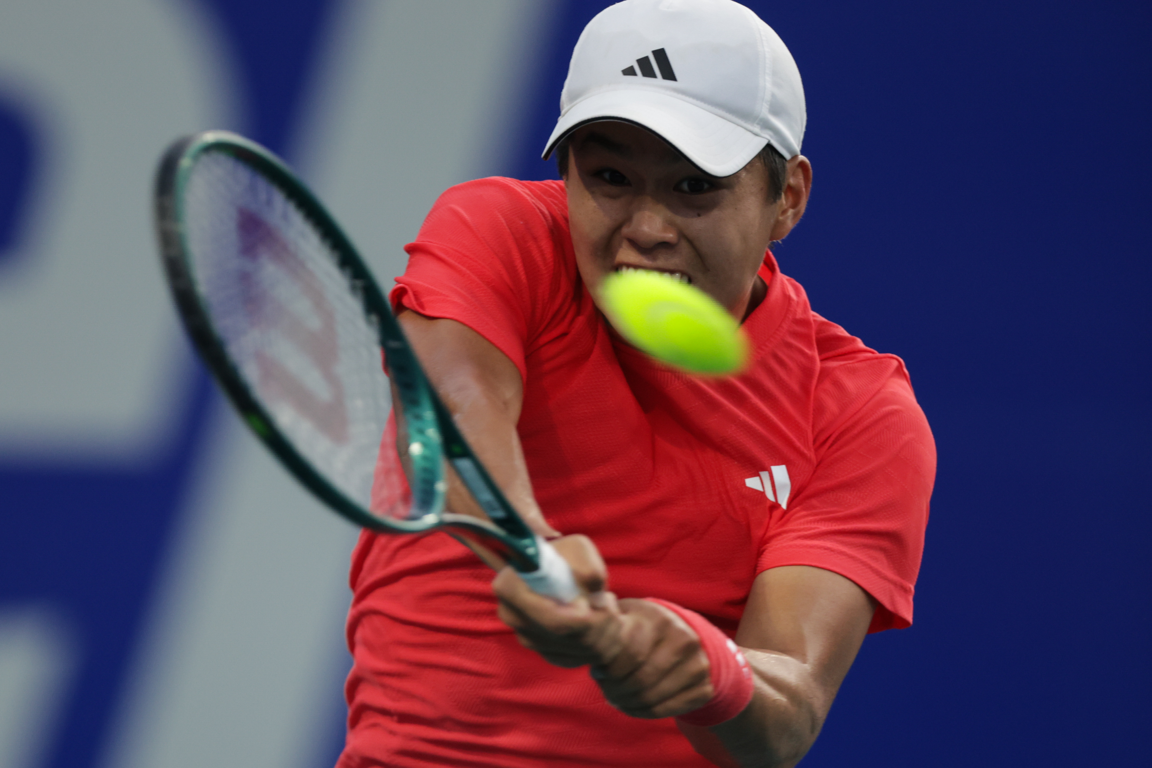 墨西哥选手凭借速度优势,斩获胜利 墨西哥选手凭借速度优势,斩获胜利