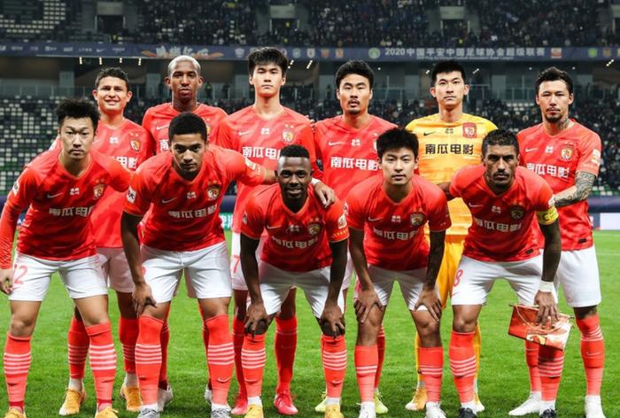 苏宁客场逆袭恒大,继续在中超保持领先 苏宁客场逆袭恒大,继续在中超保持领先