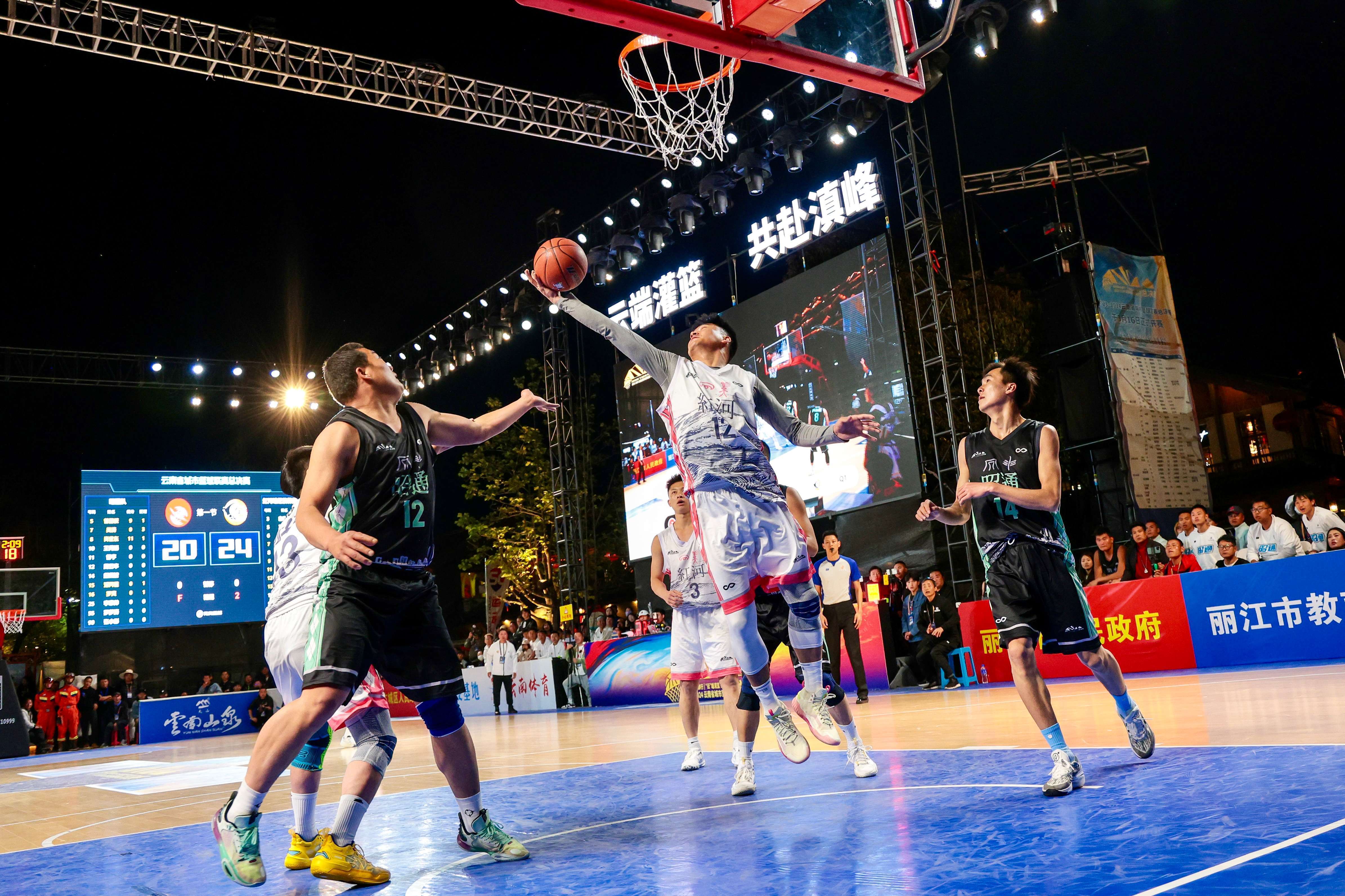 关于精彩篮球职业联赛再次上演，强队对决如约而至的信息