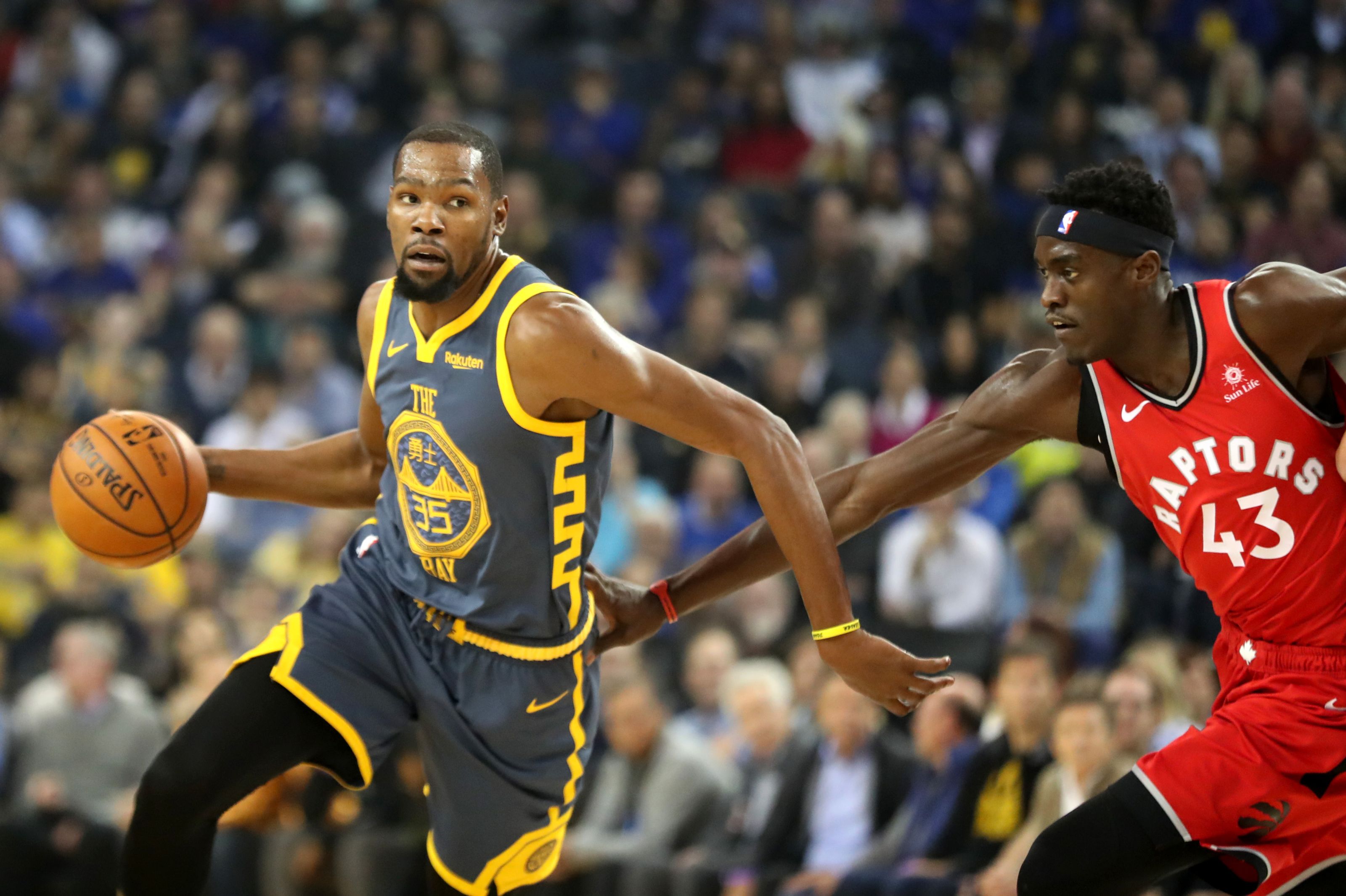 猛龙队冲击总冠军壮志凌云备受瞩目 猛龙队冲击总冠军壮志凌云备受瞩目