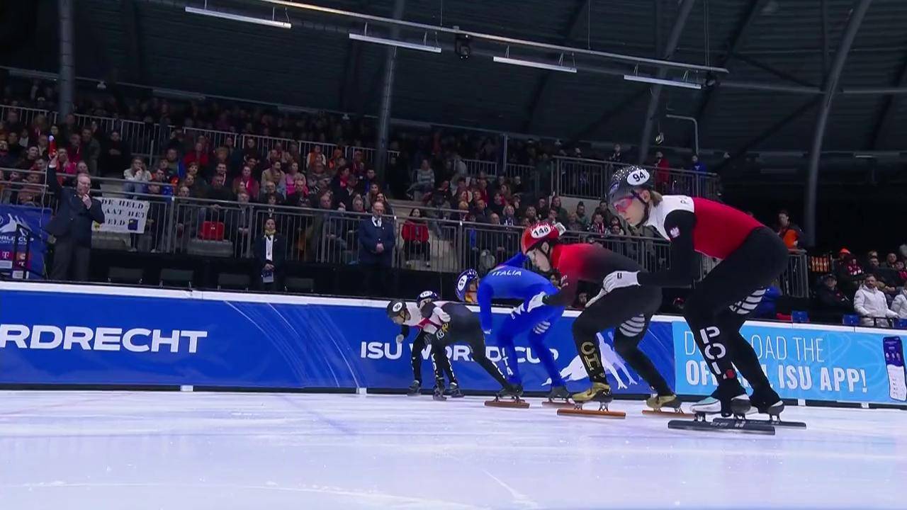 荷兰短道队夺得冠军,速度令人惊讶 荷兰短道队夺得冠军,速度令人惊讶