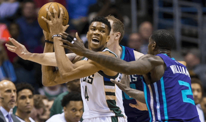 关于雄鹿客场力克黄蜂，取得重要胜利的信息