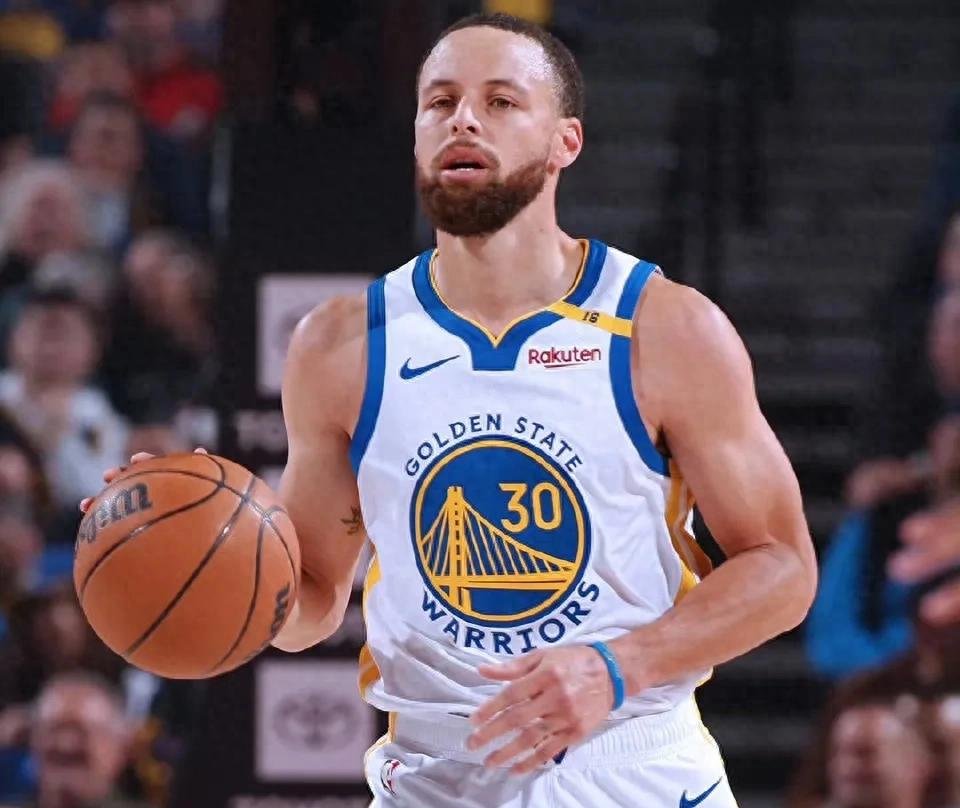 包含开拓者客场击败森林狼，终结两连败势头的词条