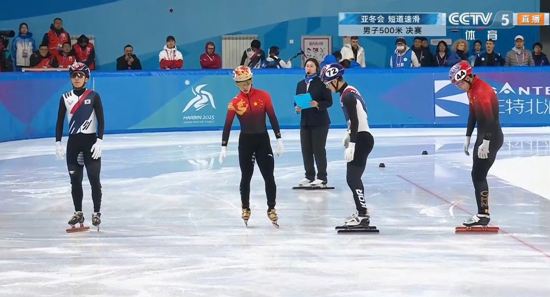 挪威运动员在速滑比赛中斩获金牌