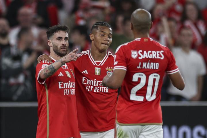 葡超冠军争夺：波尔图力争领先本菲卡