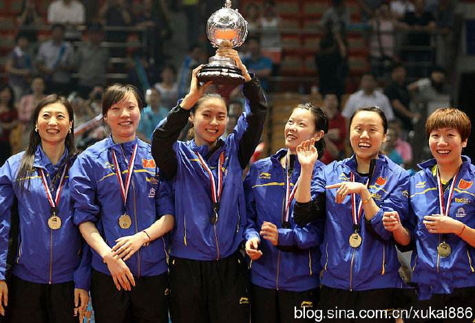 尤伯杯羽毛球赛场激烈比拼，中国队称霸