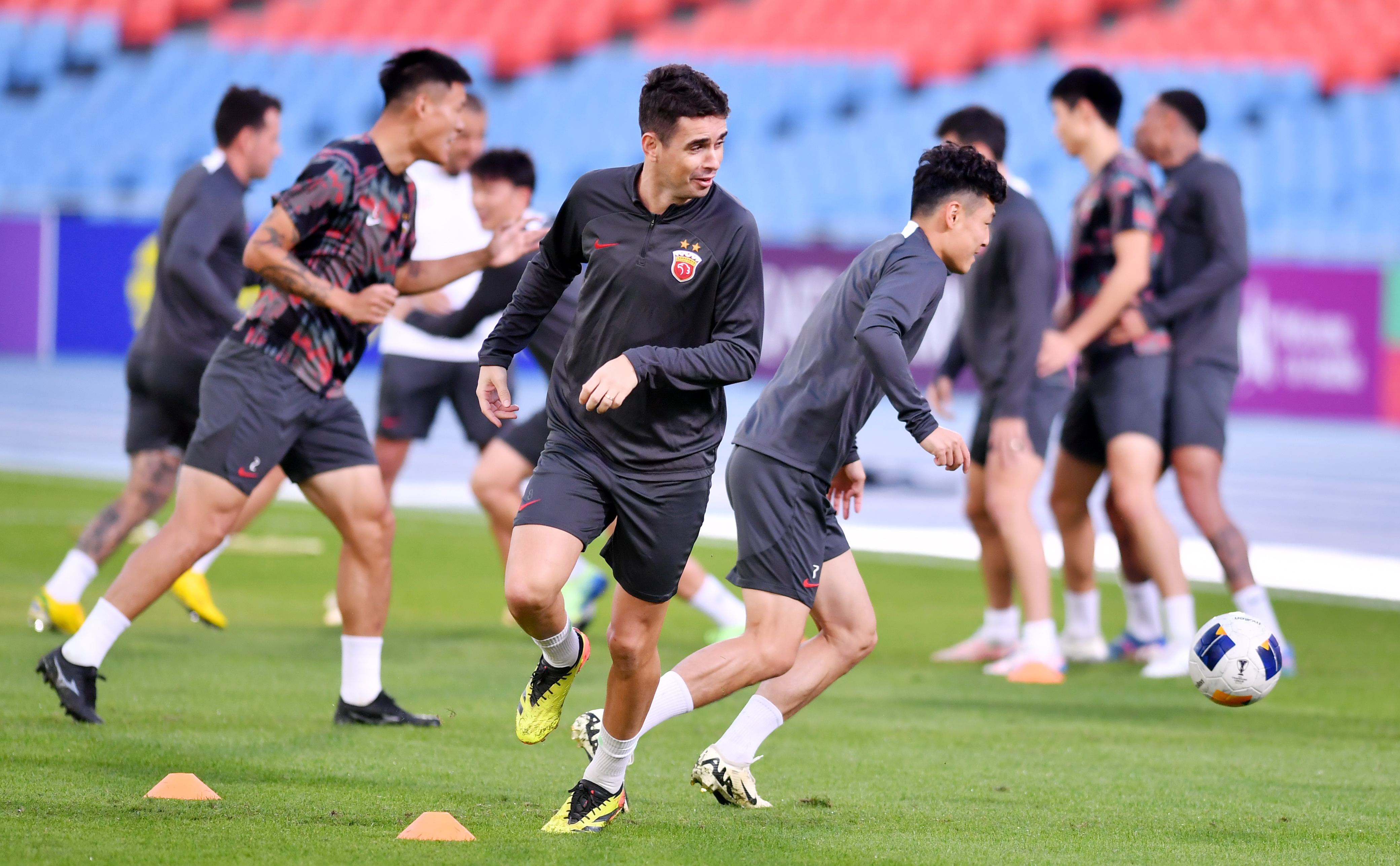 罗马前锋力挺主帅,信心备战未来比赛 罗马前锋力挺主帅,信心备战未来比赛