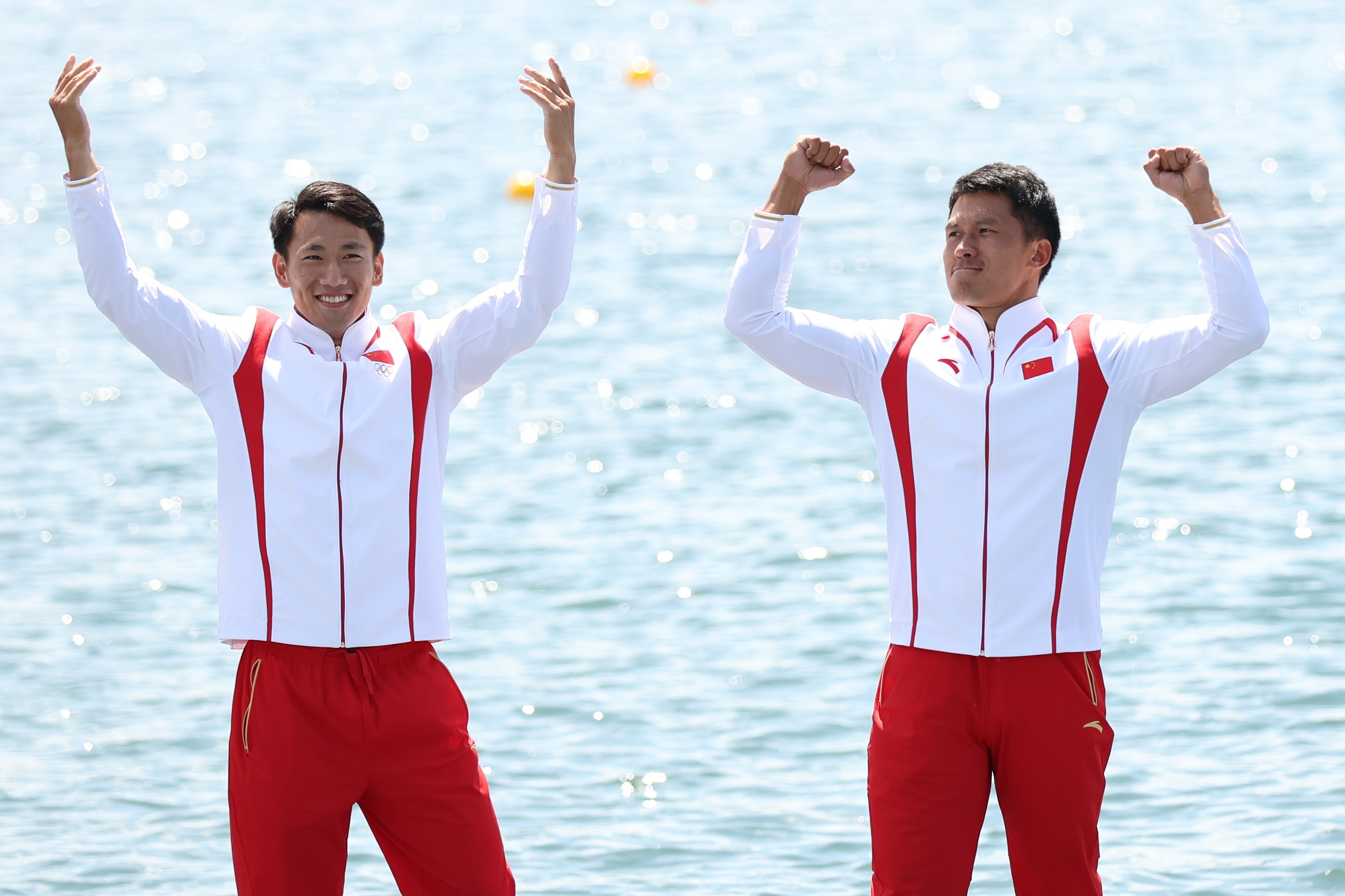 游泳赛场重磅出击，男女选手交相辉映