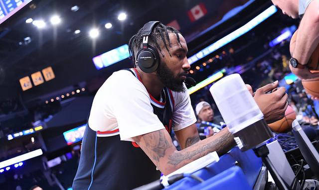 帕尔马斯新援出场即献助攻，表现抢眼的简单介绍