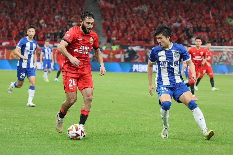 联赛中球队展现出色实力，获得关键胜利