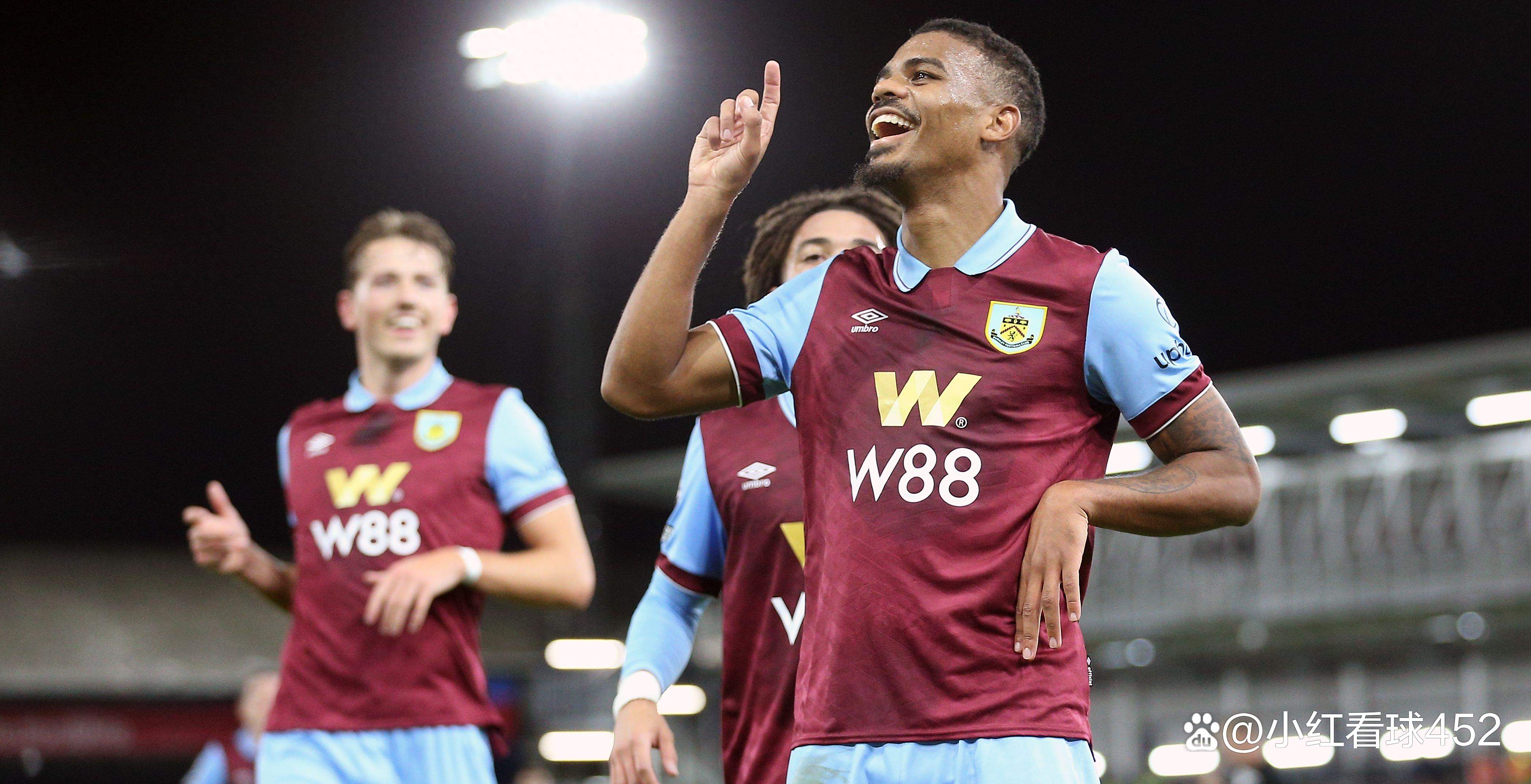 维拉客场不敌热刺,主场成绩令人担忧 维拉客场不敌热刺,主场成绩令人担忧