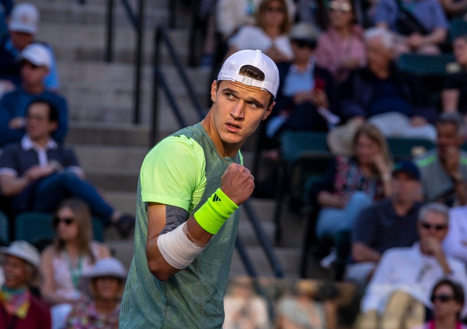 捷克球员大放异彩,带领球队晋级下一轮 捷克球员大放异彩,带领球队晋级下一轮