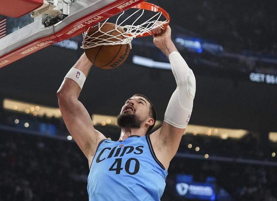 快船胜马刺,取得六连胜 快船胜马刺,取得六连胜